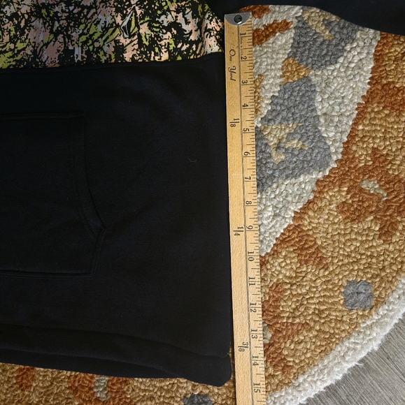 NWT Volcom Pullover Sweatshirt Blk/Multi Size Large Really NICE! - Picture 5 of 7